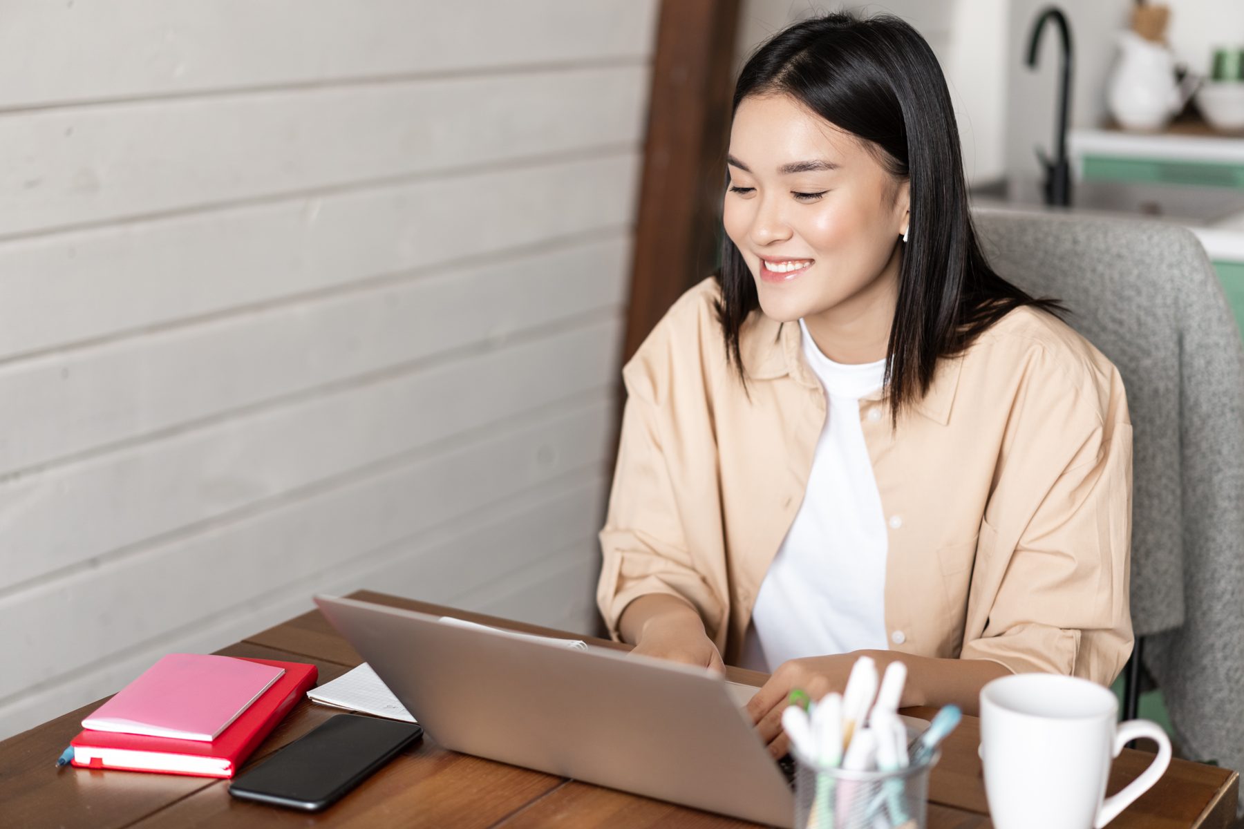 Speako tutor teaching a live online lesson